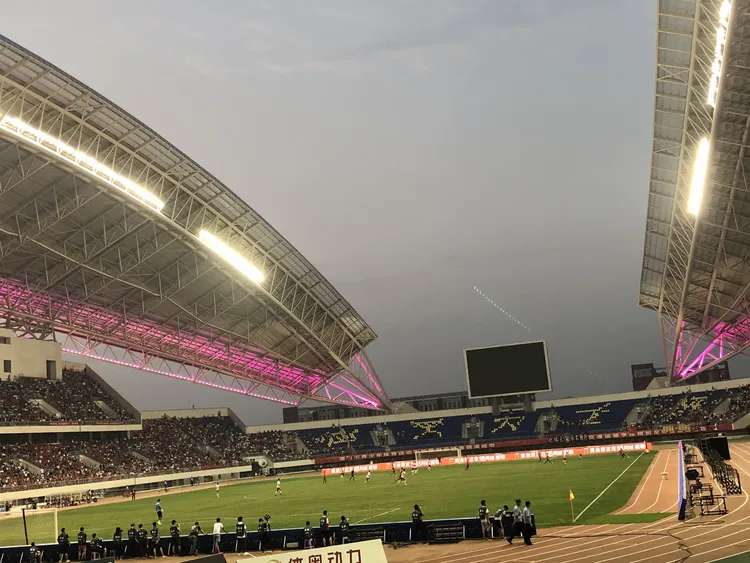 YIHAO- 伐清灰熊猫笔趣阁 